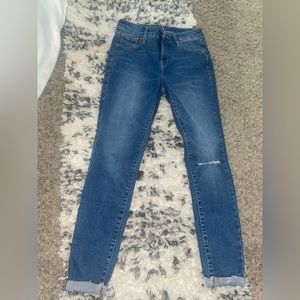 Old navy low rise skinny jeans size 2